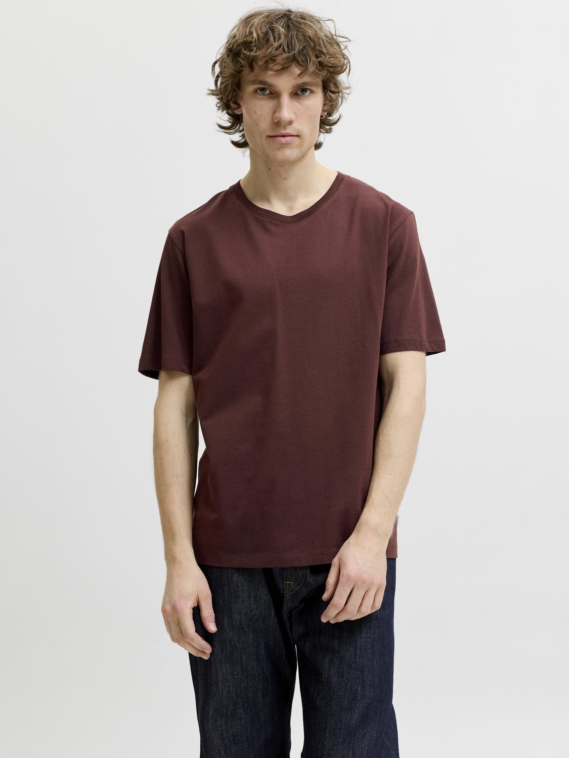 model_shot-front